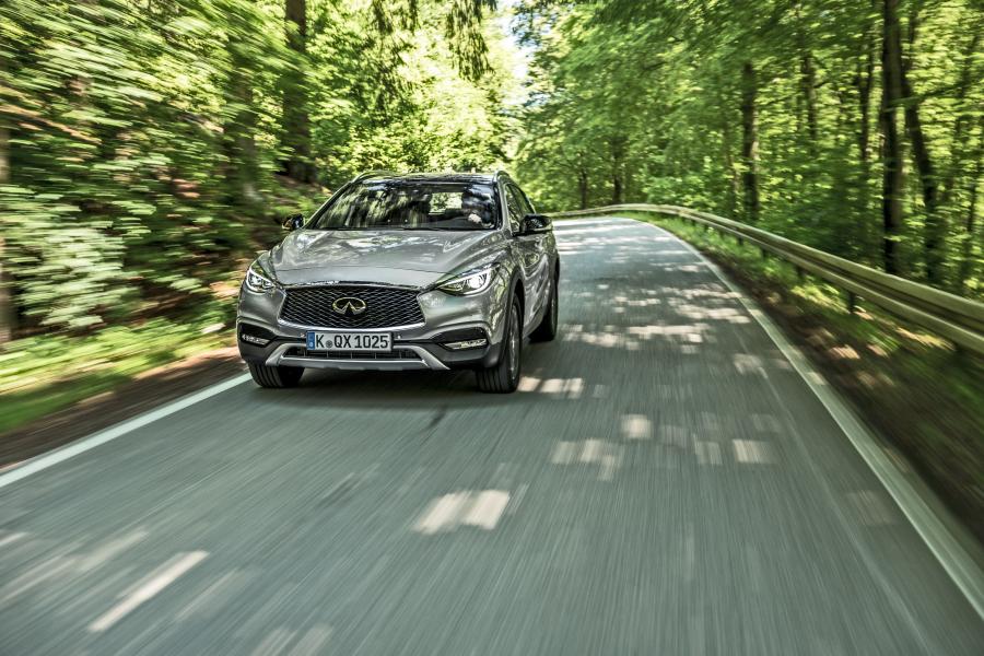  Infiniti QX30 2.2d AWD 2016 года  (WW) (фото 6 из 38)